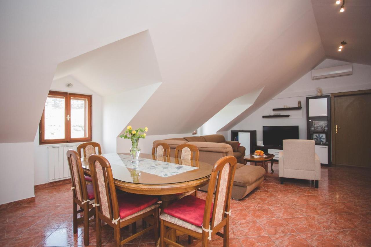 Apartmani Bauk Pucisca Kültér fotó